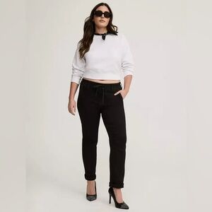 Torrid Weekend Boyfriend Mid-Rise Jean Size 0 Short